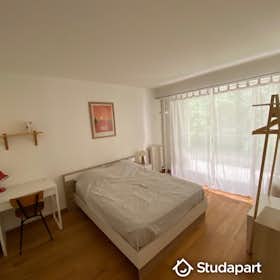 Private room for rent for €530 per month in Gradignan, Rue de la Chênaie