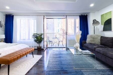 9th Ave, New York City, NY preview