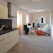 Studio for rent for €1,495 per month in Raunheim, Schulstraße