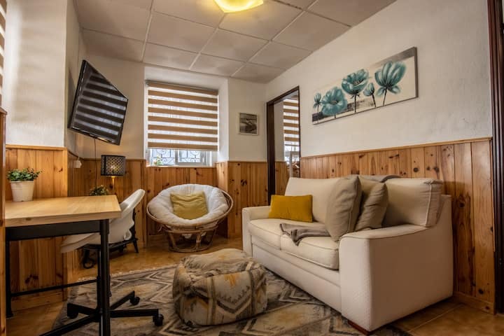 房源 正在以 €1,240 的月租出租，其位于 Almada, Travessa Vitorino José da Silva