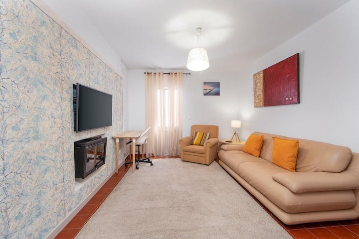 House for rent for €1,490 per month in Almada, Travessa Vitorino José da Silva