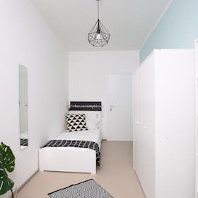 Отдельная комната сдается в аренду за 560 € в месяц в Rimini, Vicolo Gioia