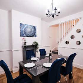 Casa para alugar por € 4.714 por mês em Sutton Coldfield, Mere Green Road