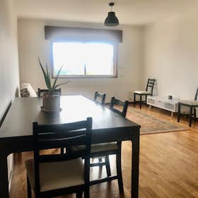 Apartment for rent for €1,600 per month in Porto, Rua de Rocha Martins
