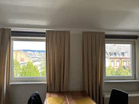 Apartment for rent for €1,350 per month in Wiesbaden, Dotzheimer Straße