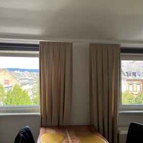 公寓 正在以 €1,350 的月租出租，其位于 Wiesbaden, Dotzheimer Straße