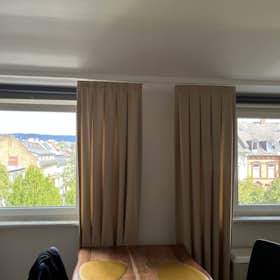 Apartament de închiriat pentru 1.350 EUR pe lună în Wiesbaden, Dotzheimer Straße