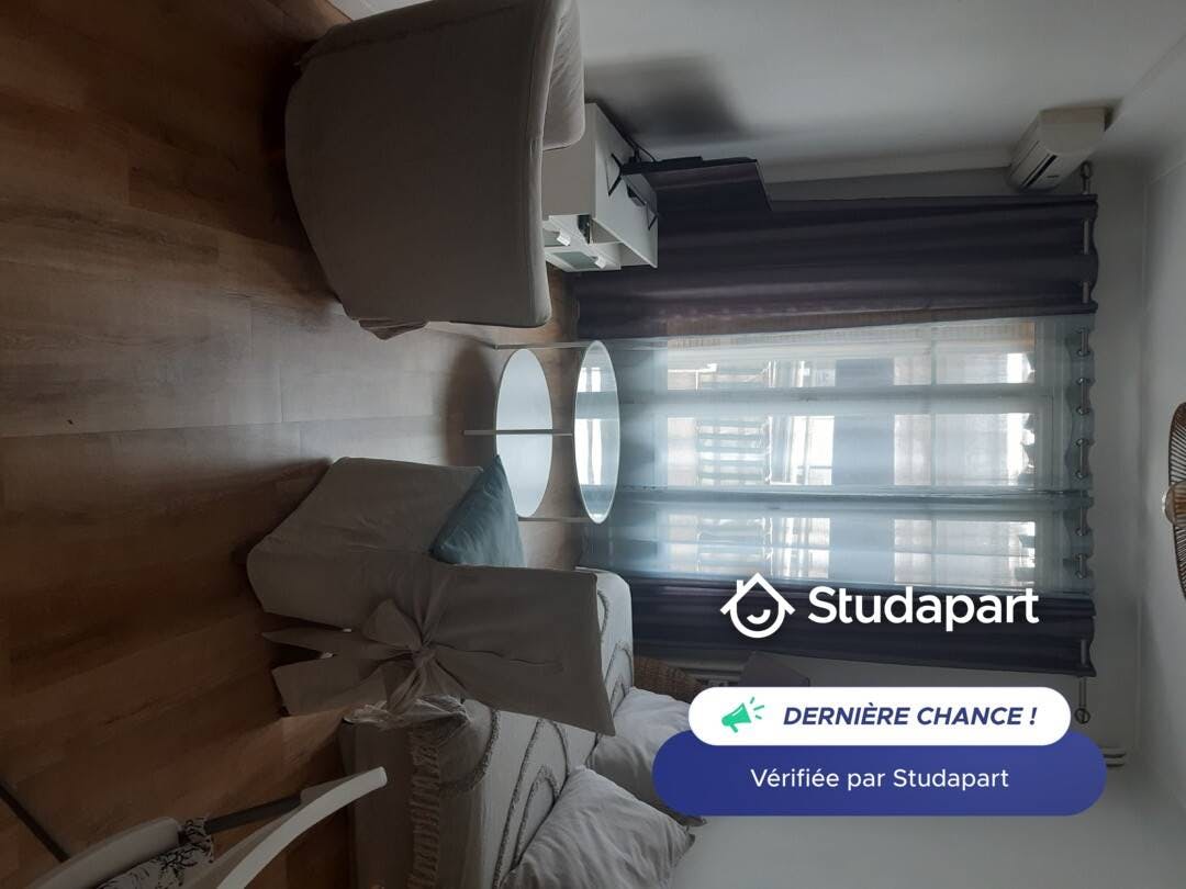 Apartment for rent for €990 per month in Nice, Avenue Estienne d'Orves