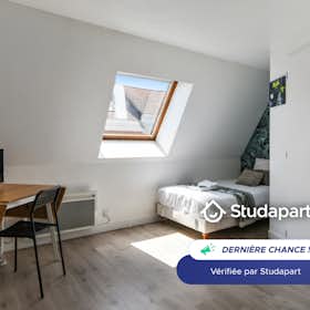 Apartment for rent for €560 per month in Lille, Rue Pierre Legrand
