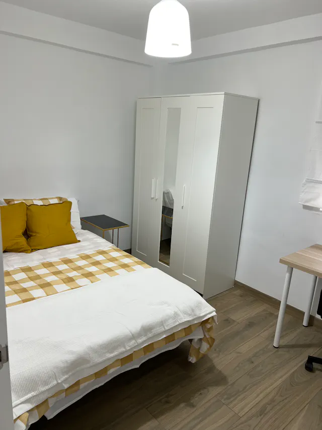 Private room in Calle la Unión, Málaga (1411429) room image 2