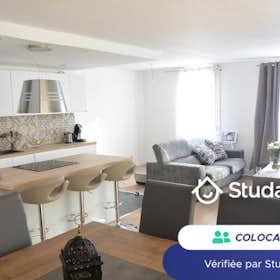 Private room for rent for €570 per month in Torcy, Cours de l'Arche Guédon