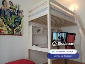 Lägenhet att hyra för 495 € i månaden i Rouen, Place de la Basse Vieille Tour
