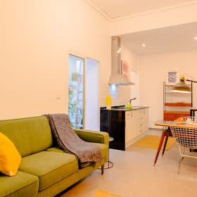 Apartment for rent for €2,400 per month in Madrid, Calle de Relatores