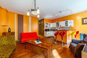 Apartment for rent for €3,354 per month in Marseille, Rue Molière