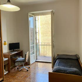 Shared room for rent for €300 per month in Turin, Corso Novara