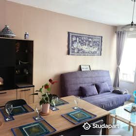 Appartement te huur voor € 580 per maand in Boulogne-sur-Mer, Rue Edmond Rostand