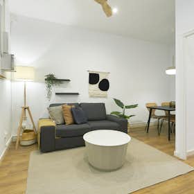 Apartment for rent for €2,000 per month in Barcelona, Carrer de la Lluna