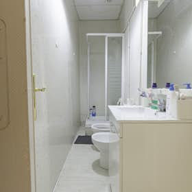 Private room for rent for €590 per month in Barcelona, Carrer d'Aragó
