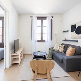 Apartment for rent for €1,750 per month in Barcelona, Carrer de Sant Bertran