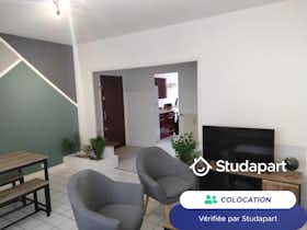 Privé kamer te huur voor € 350 per maand in Saint-André-les-Vergers, Rue Ledru-Rollin