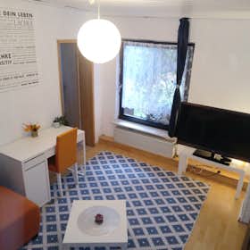 WG-Zimmer for rent for 799 € per month in Köln, Merkenicher Straße