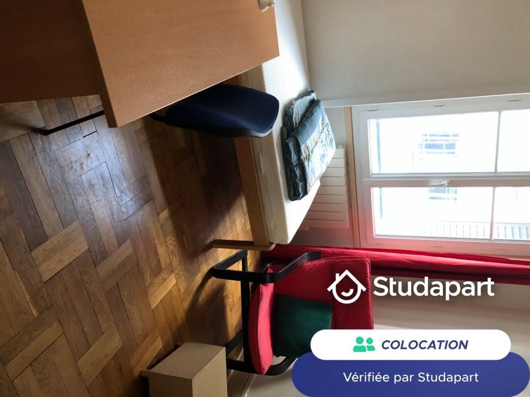 Private room for rent on Cours Albert Thomas, Lyon