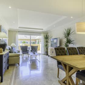 Apartament de închiriat pentru 2.700 EUR pe lună în Marbella, Calle Aries