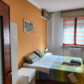 Private room for rent for €640 per month in Milan, Via Ercolano