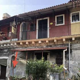 Квартира за оренду для 650 EUR на місяць у Catania, Via Plebiscito