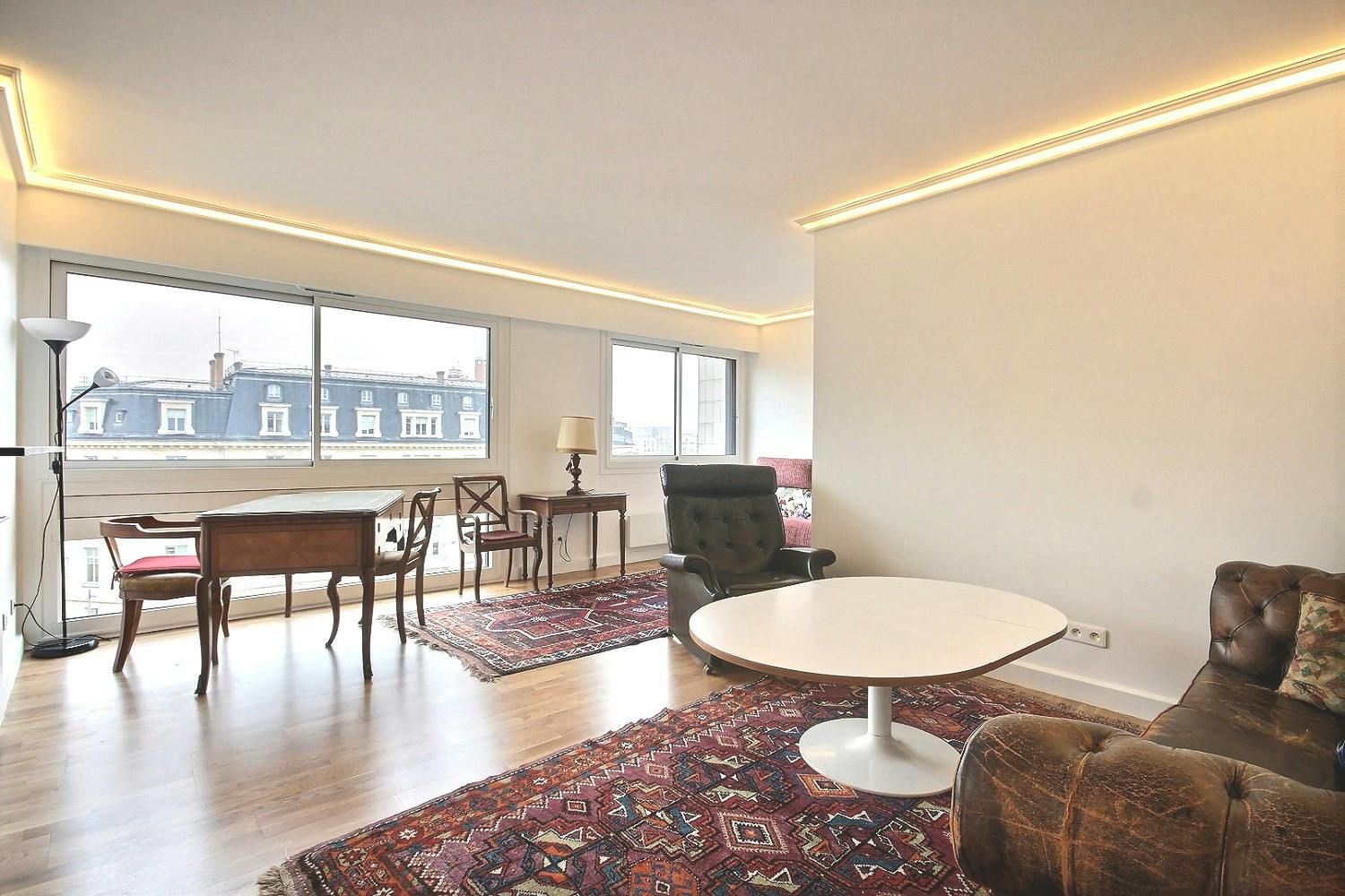 Apartment for rent for €3,339 per month in Paris, Rue Bayen