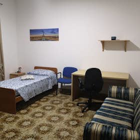 WG-Zimmer for rent for 400 € per month in Rome, Via Carlo Lasinio