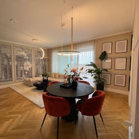 Apartment for rent for €2,300 per month in Dreieich, Hauptstraße