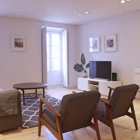 Apartment for rent for €4,500 per month in Lisbon, Rua Áurea