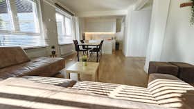 Квартира за оренду для 1 700 EUR на місяць у Antwerpen, Onafhankelijkheidslaan