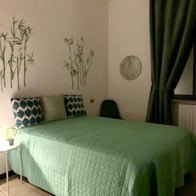 Квартира за оренду для 1 800 EUR на місяць у Milan, Via Leone da Perego