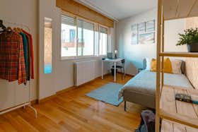 Private room for rent for €640 per month in Porto, Rua da Bouça