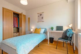 Private room for rent for €640 per month in Porto, Rua da Bouça