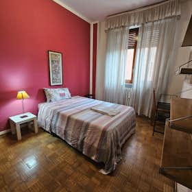 Cameră privată de închiriat pentru 609 EUR pe lună în Milan, Via Ercolano