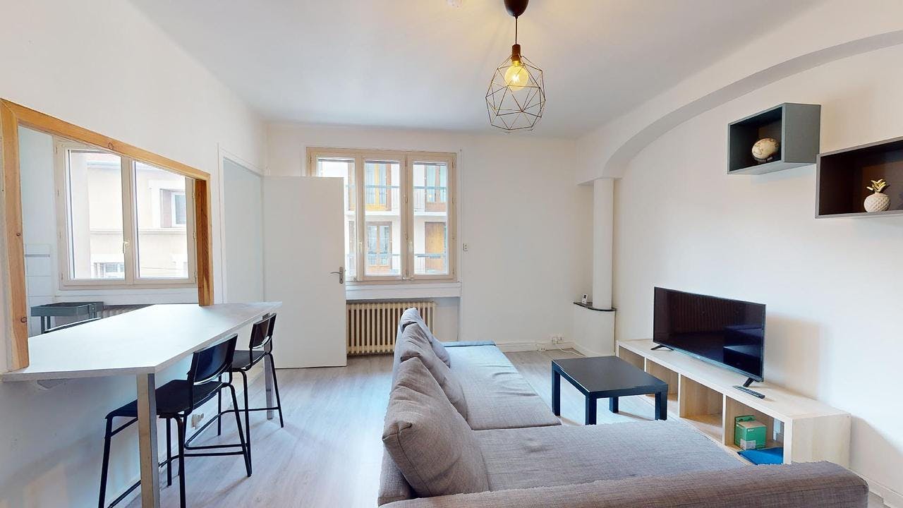 Квартира за оренду для 650 EUR на місяць у Saint-Étienne, Rue Antoine Durafour