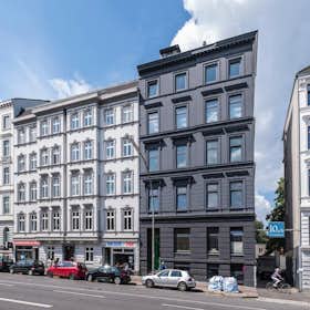 WG-Zimmer zu mieten für 850 € pro Monat in Hamburg, Rentzelstraße