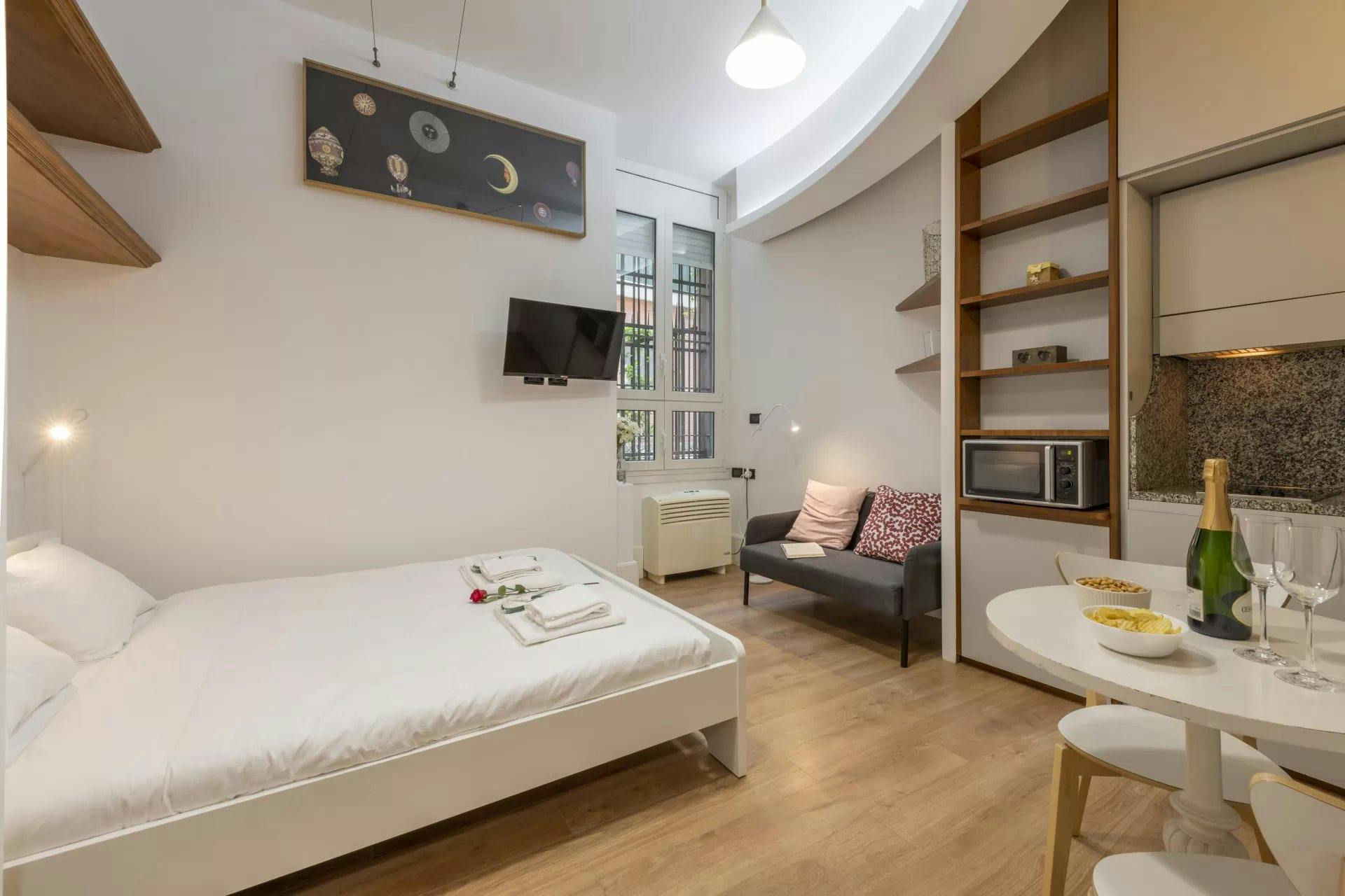 Via Uberto Visconti di Modrone, Milan preview