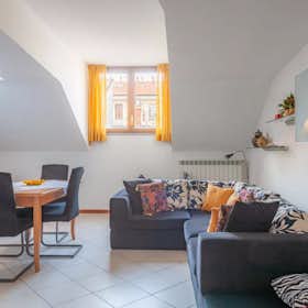 Apartment for rent for €2,800 per month in Milan, Via Asiago