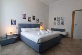 Lägenhet att hyra för 3 000 € i månaden i Vittuone, Via Giovanni Venini