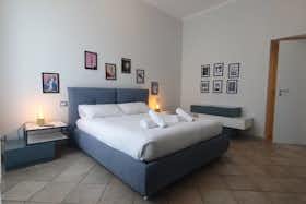 Apartament de închiriat pentru 3.000 EUR pe lună în Vittuone, Via Giovanni Venini