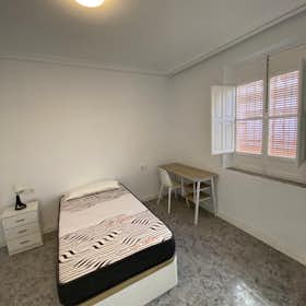 Private room for rent for €300 per month in Murcia, Calle de la Fuensanta