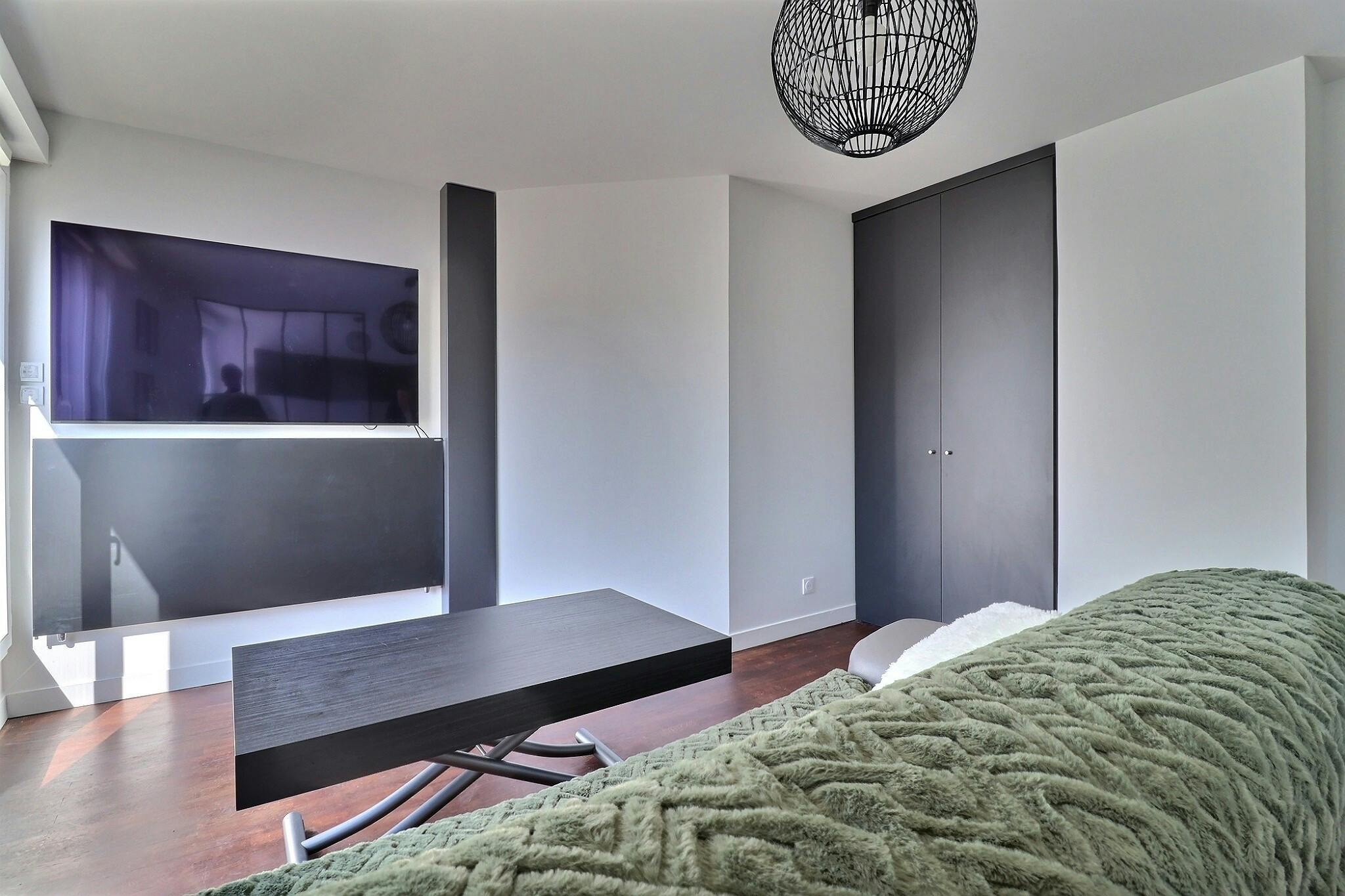 Rue Paul Vaillant Couturier, Levallois-Perret preview