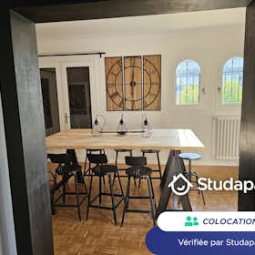 Private room for rent for €420 per month in Tarbes, Rue Jules Massenet