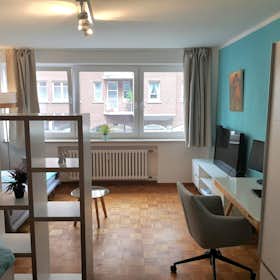 Studio for rent for €1,300 per month in Köln, Merowingerstraße