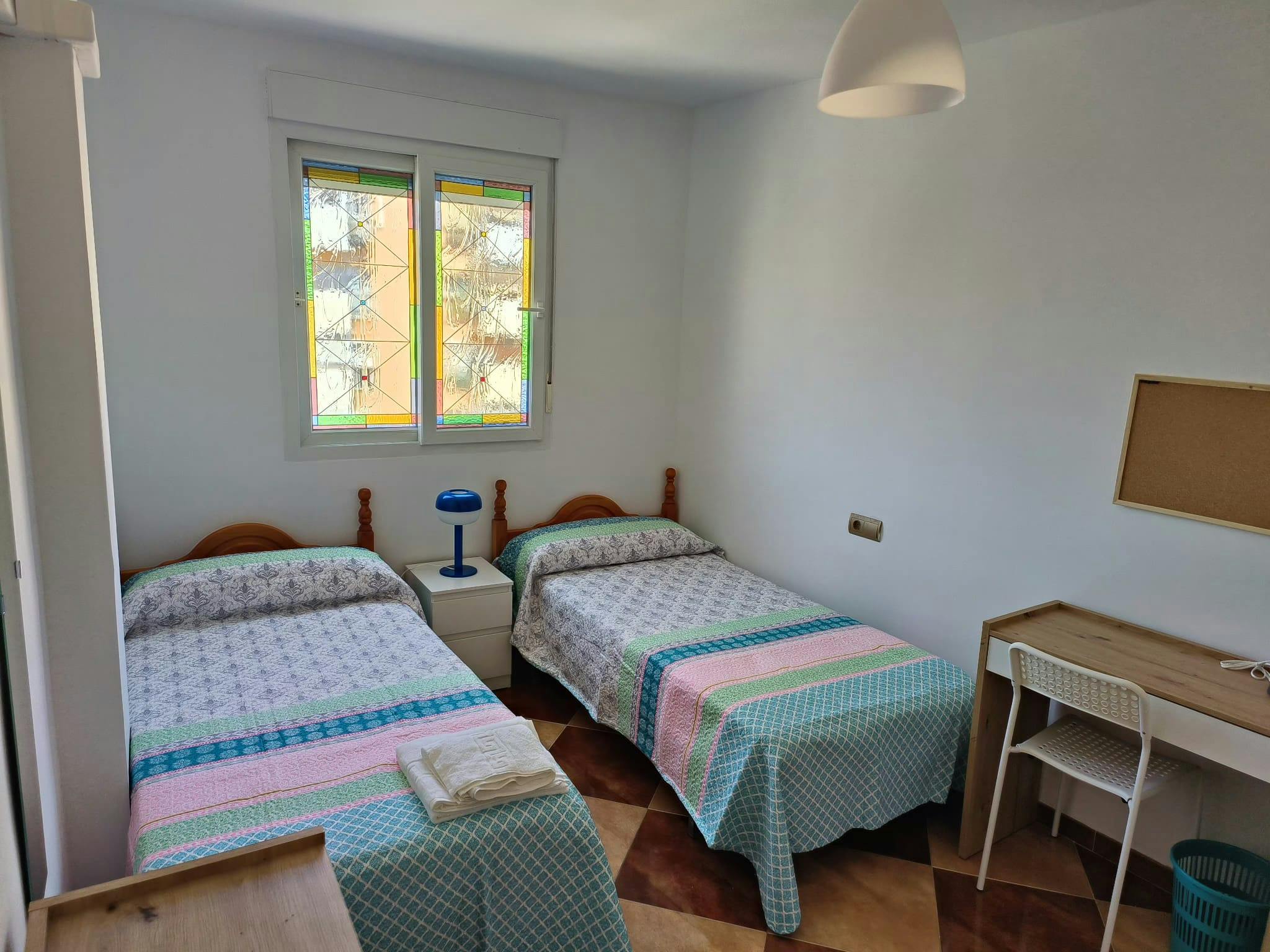 Shared room for rent for €759 per month in Málaga, Paseo de los Tilos