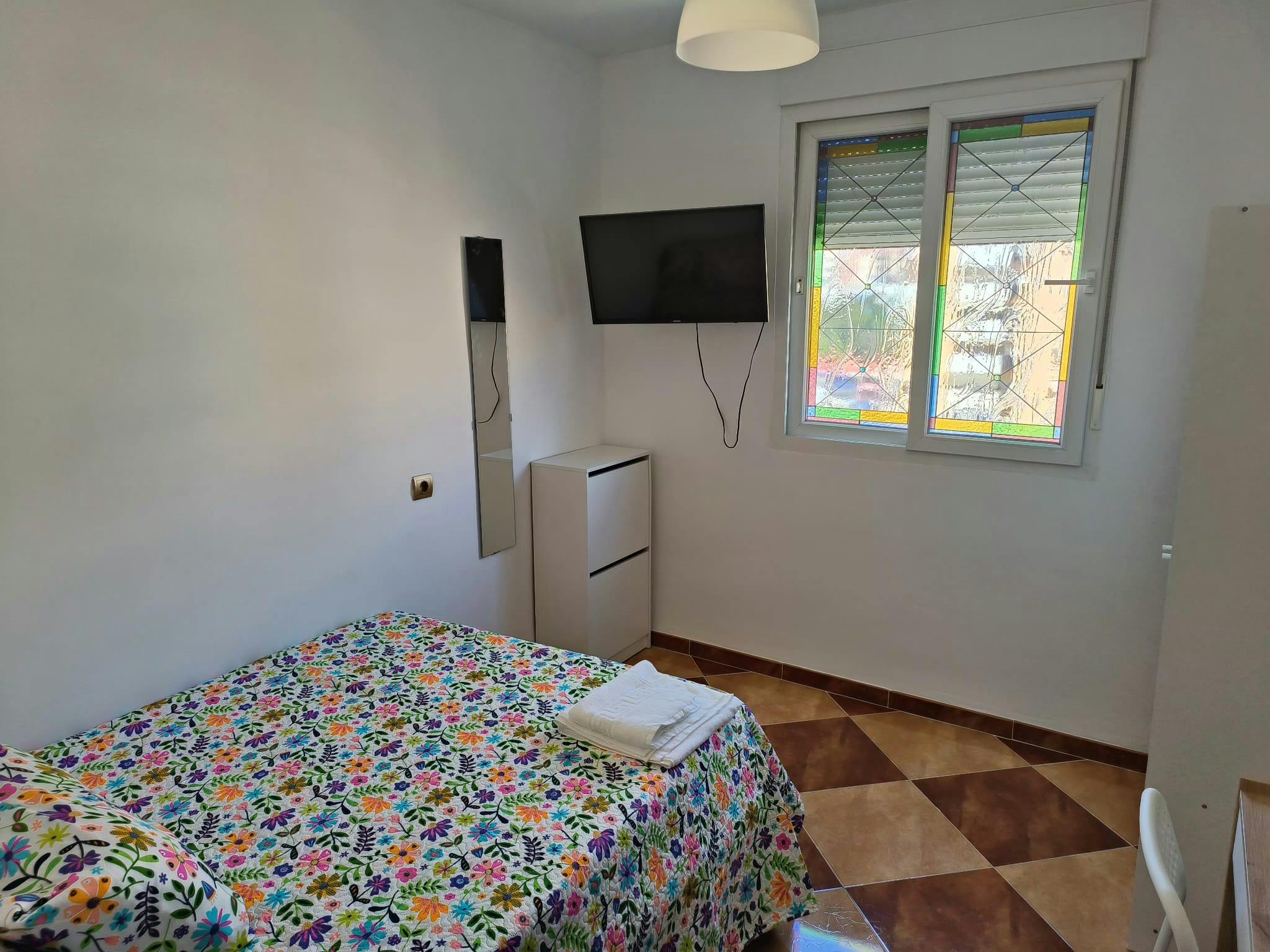 Gedeelde kamer te huur voor € 600 per maand in Málaga, Paseo de los Tilos